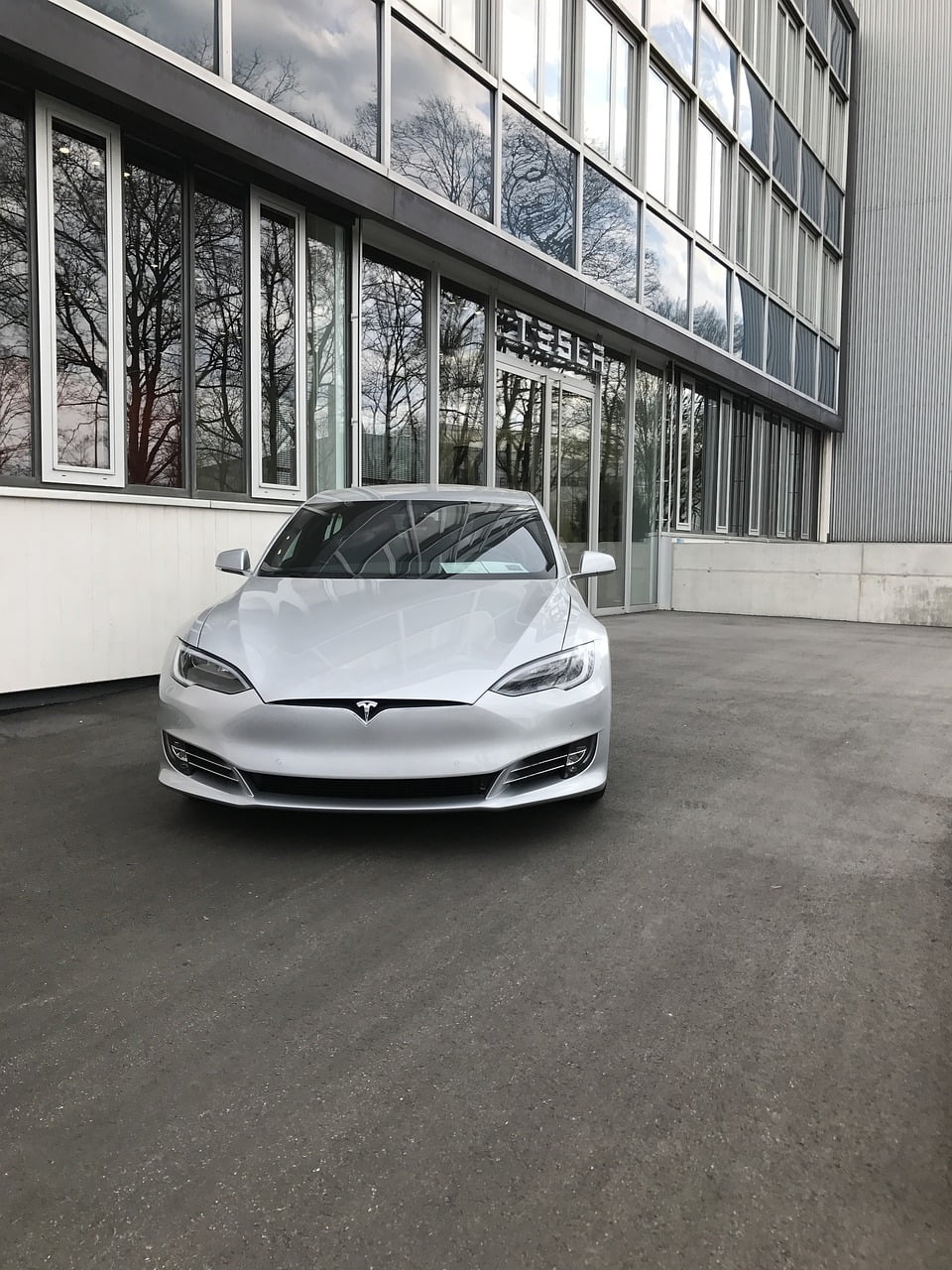 Having company-owned showrooms and selling directly to customers is another Tesla competitive advantage because it gives a better customer buying experience